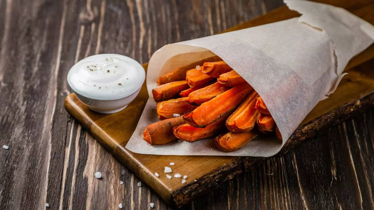 Crispy And Healthy Carrot And Zucchini Fries