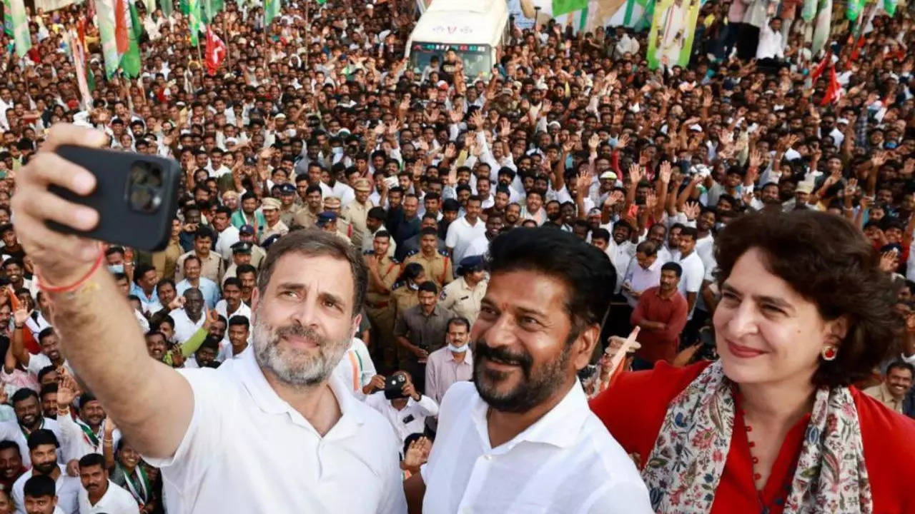 Revanth Reddy (middle) with Rahul Gandhi and Priyanka Gandhi