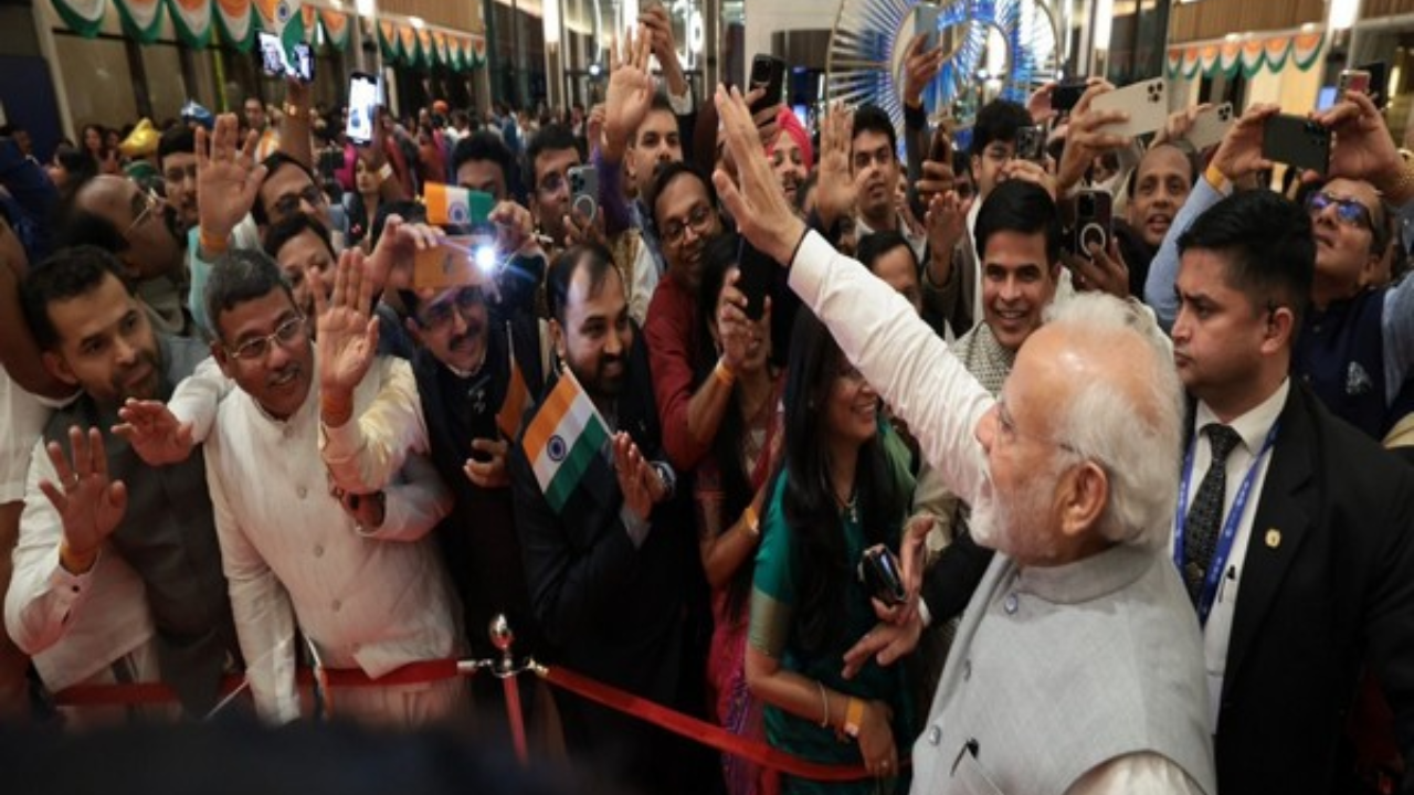 PM Modi Welcomed In UAE