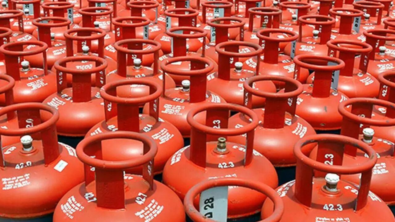 19kg Commercial Gas Cylinder price hike in Chennai | வணிக கேஸ் ...