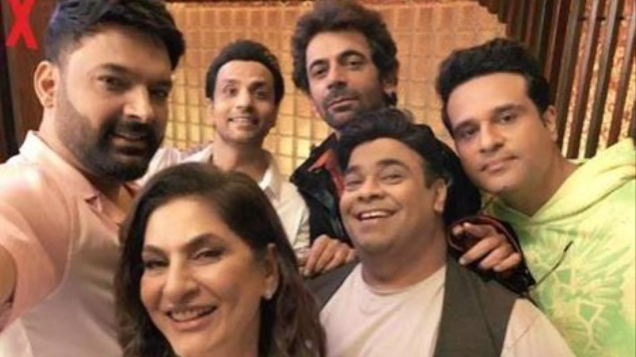 Kapil Sharma REUNITES With Sunil Grover And Others | Watch