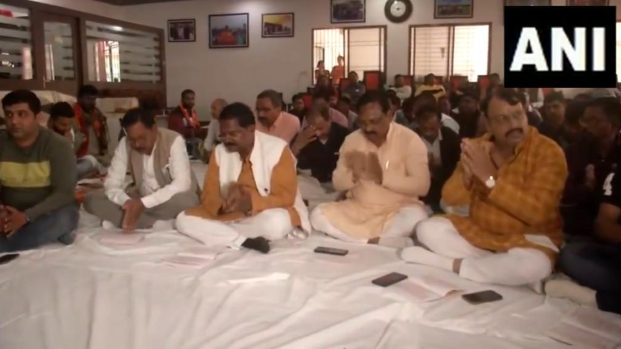 Chhattisgarh Minister Amarjeet Bhagat Seeks Divine Blessings with Sunderkand Puja Ahead of Election Verdict