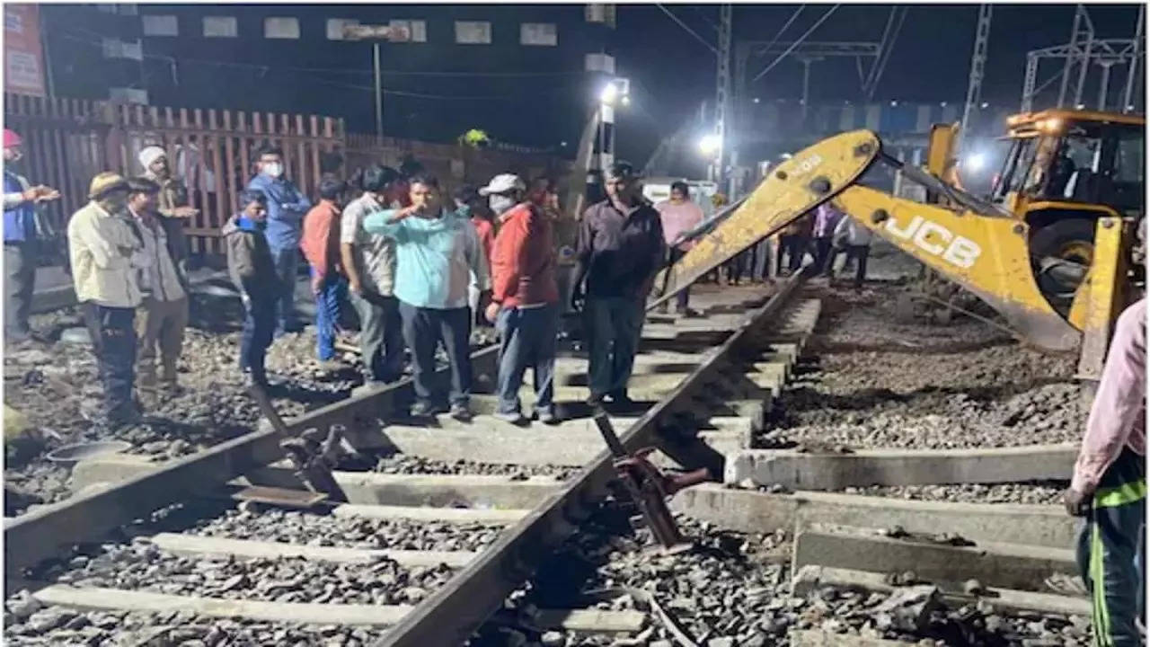 night block on central railway