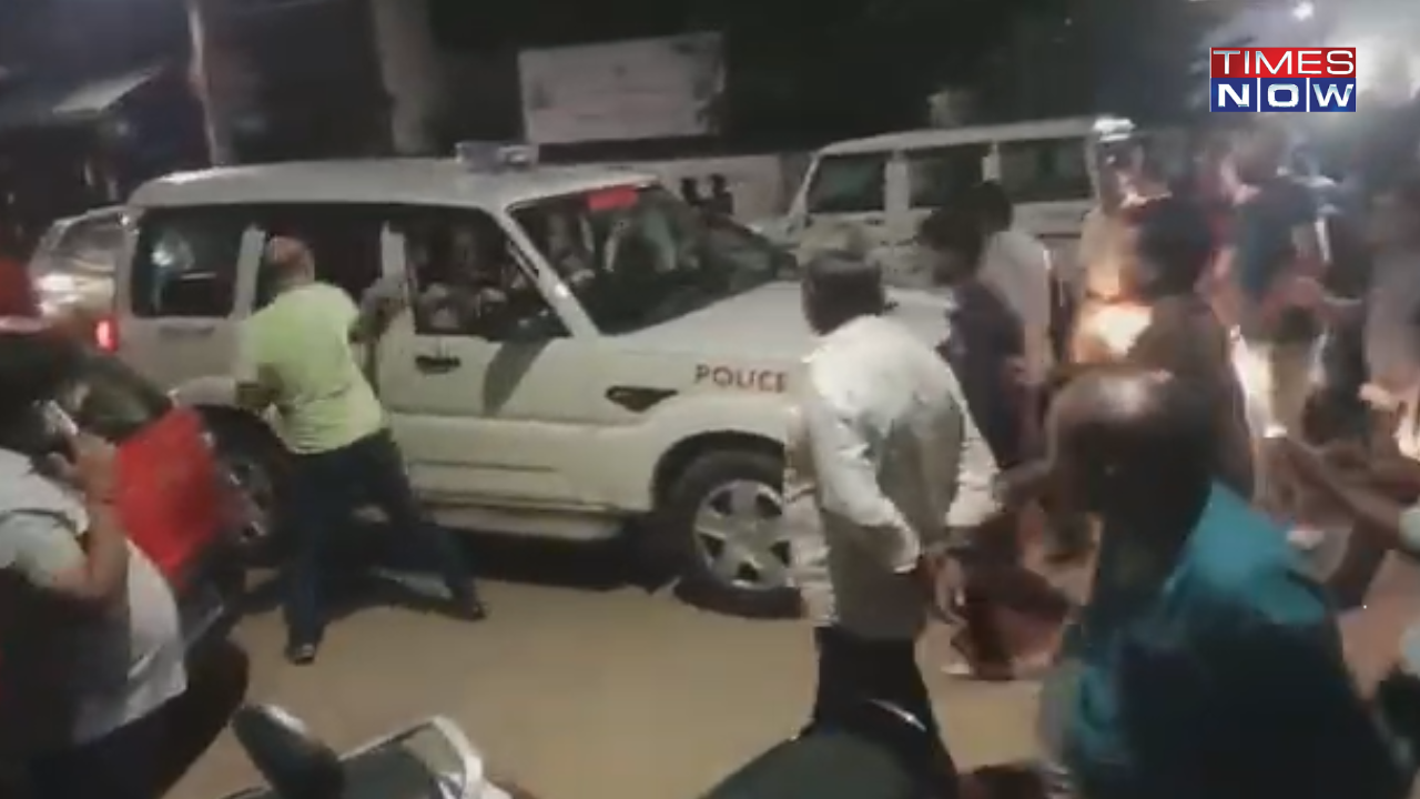 Major Stand Off Between Cops And Lawyers In Karnataka's Chikkamagaluru