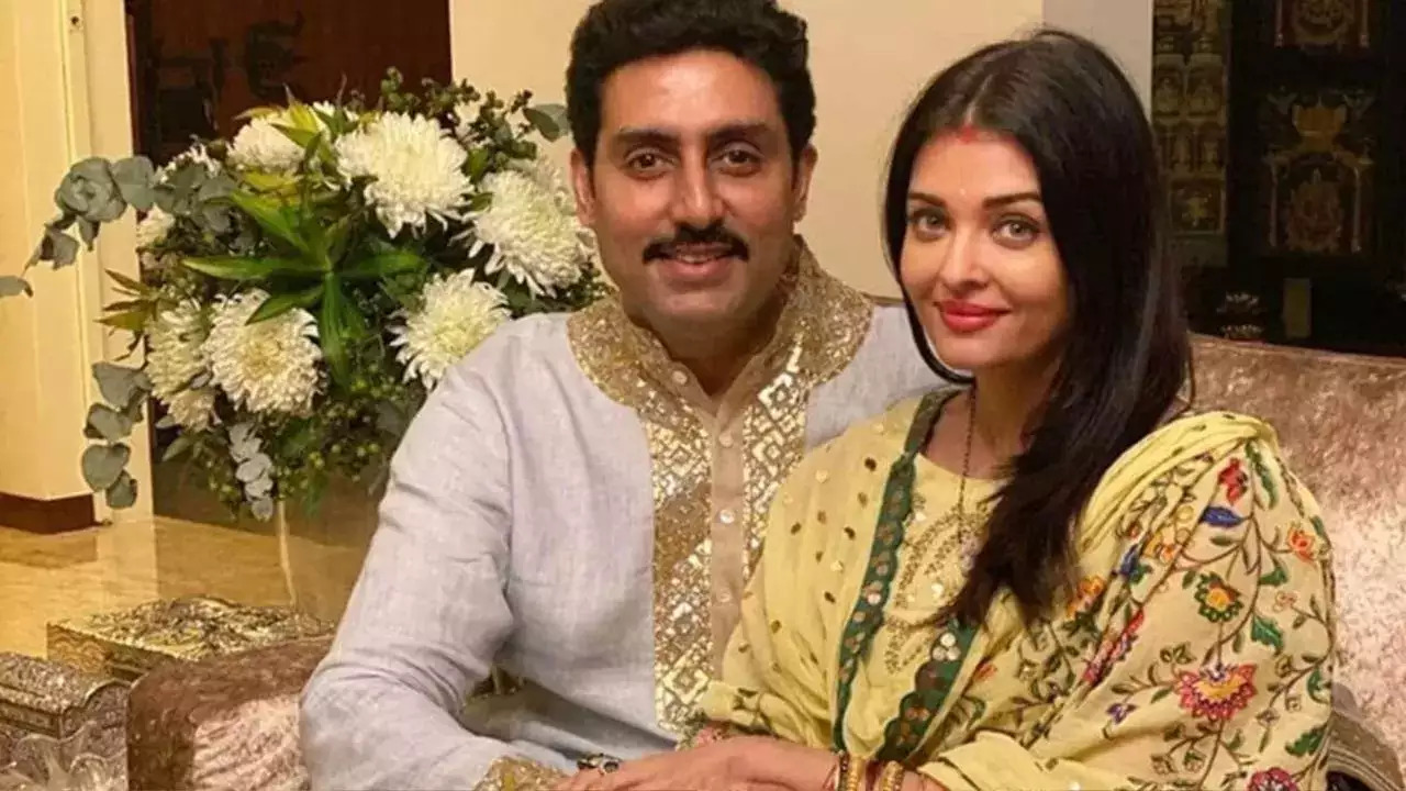 WHAT! Abhishek Bachchan Spotted Sans Wedding Ring In NEW Pics, Fans Speculate...