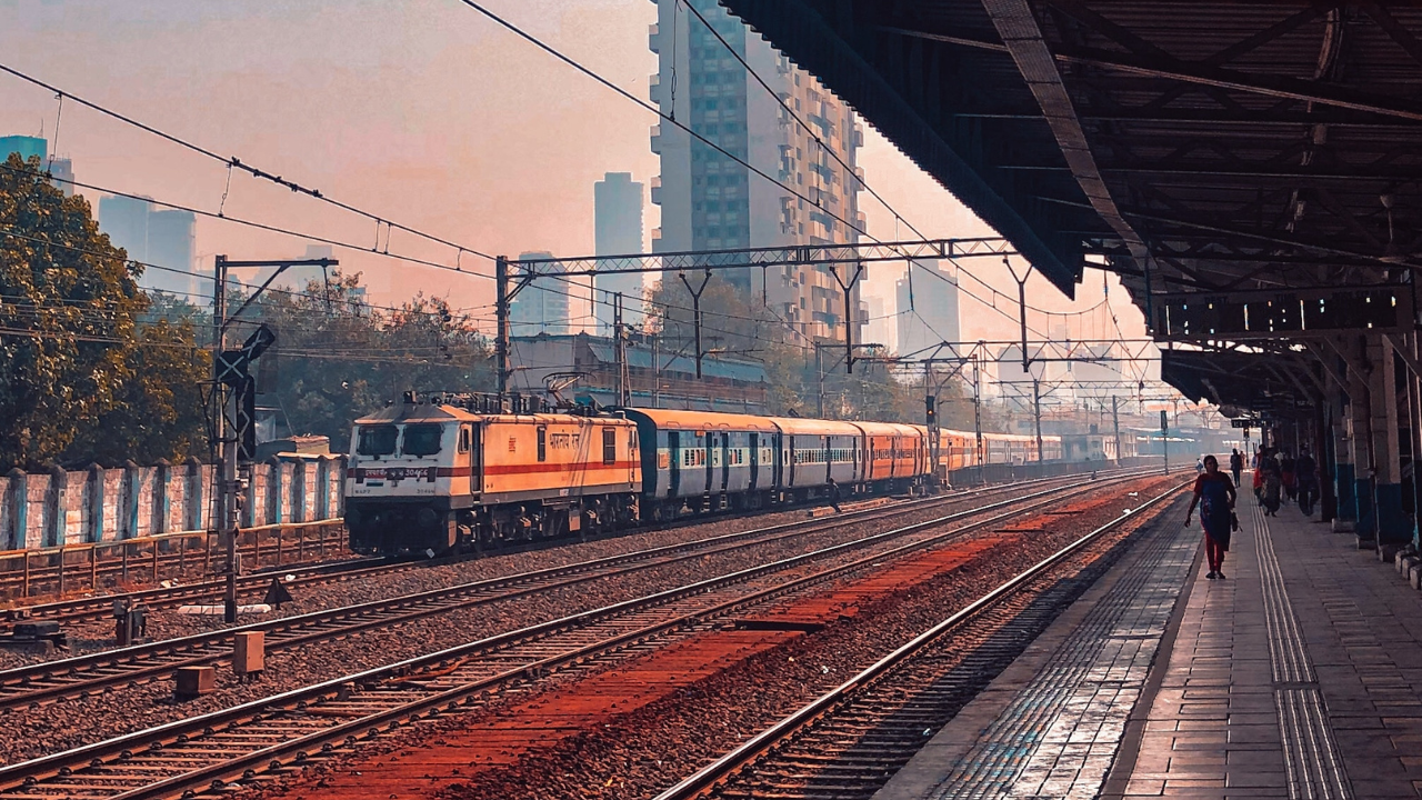 HD wallpaper: time-lapse photo of train, human, person, vehicle,  transportation | Iphone wallpaper, Cool wallpaper, Smartphone wallpaper