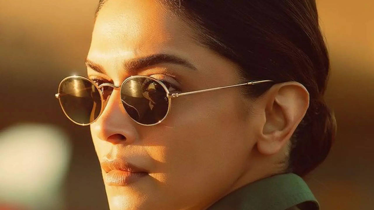 Fighter: Meet Deepika Padukone Aka Squadron Leader Minni After Hrithik Roshan's Patty