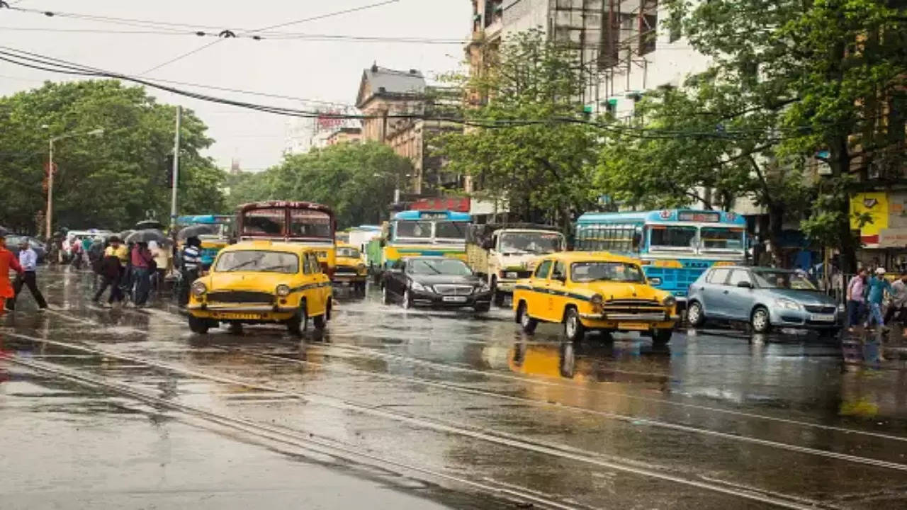 Kolkata Traffic Alert: EM Bypass to Be Closed For One Night For FOB Construction