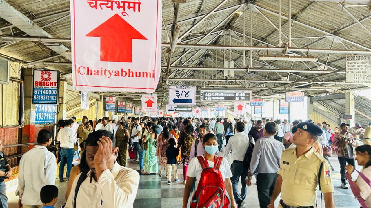 Ambedkar Death Anniversary: Mahaparinirvan Diwas Declared as Public Holiday in Mumbai And Its Suburbs