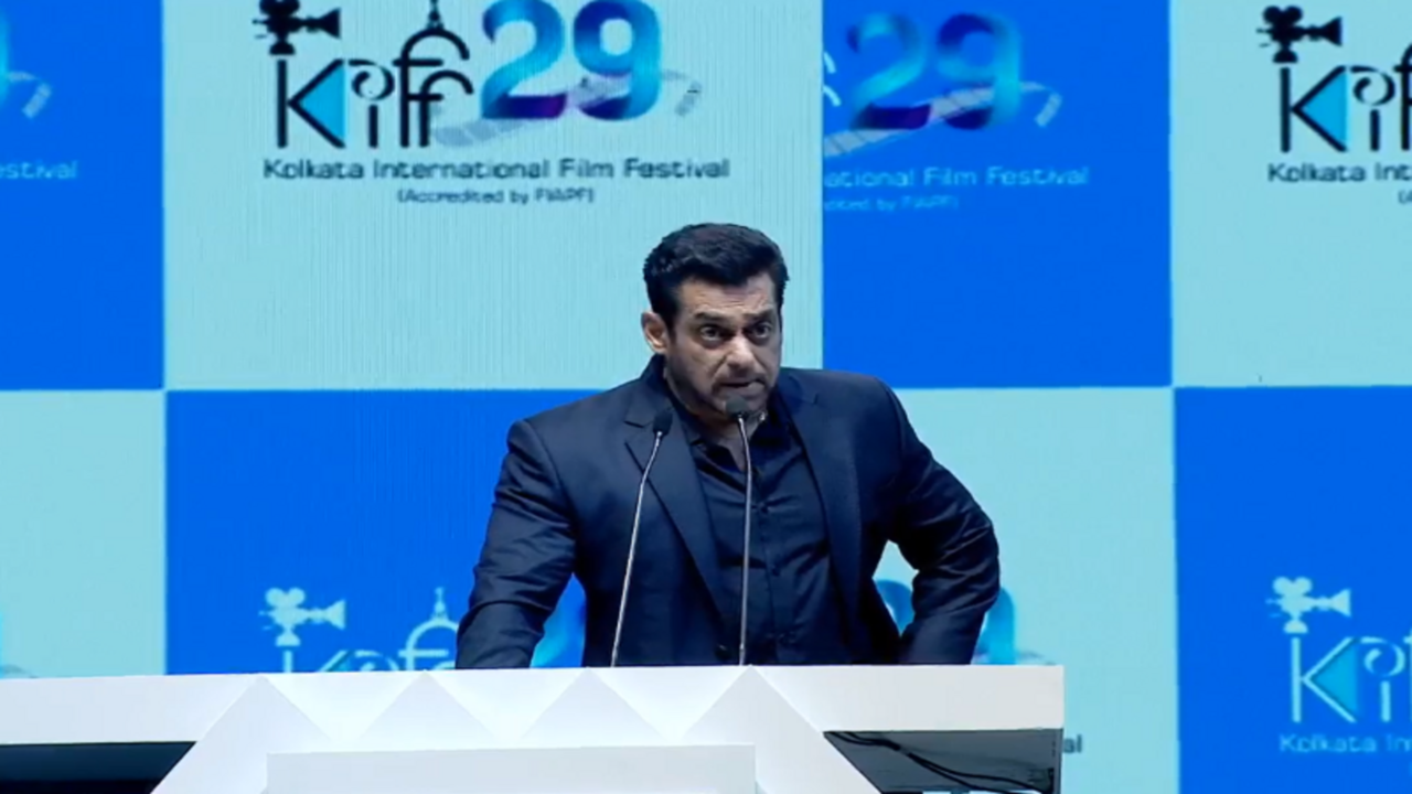 Salman Khan Shakes A Leg With Mamata Banerjee At Kolkata International Film Festival 2023