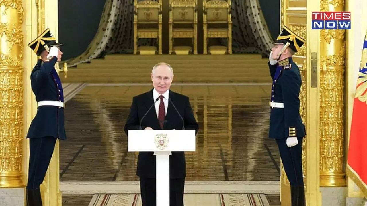 Putin Excuses 'Sanitary Reasons' For Stands 70ft Away From British Ambassador In Moscow Meeting