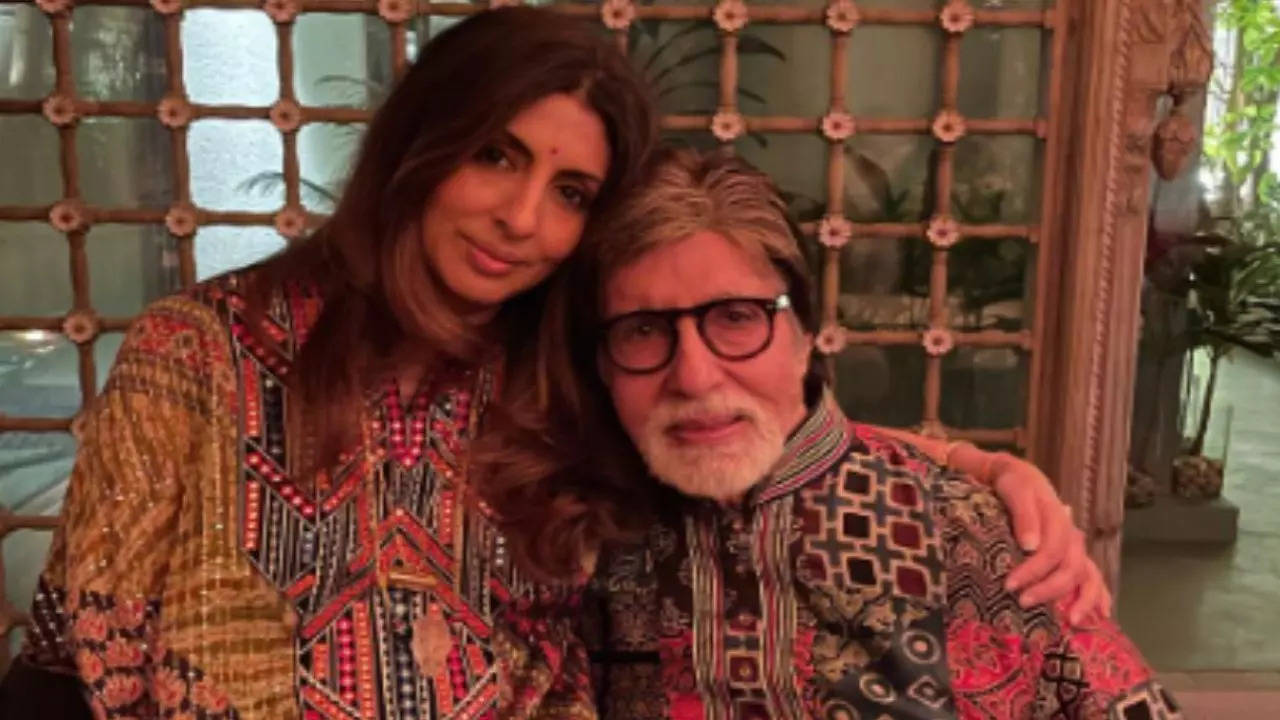 Exclusif!  Shweta Bachchan représente le père d'Amitabh en France, marquant un nouveau départ dans la saga Bachchan