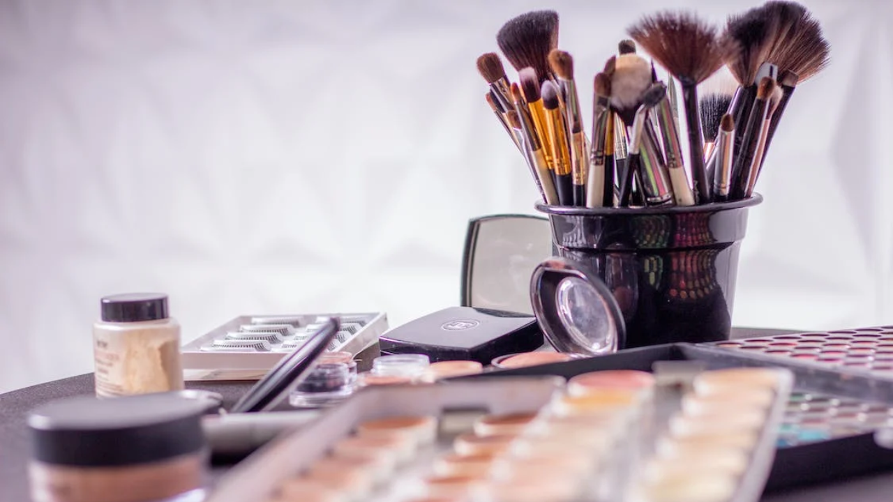 Tips on how to store makeup products