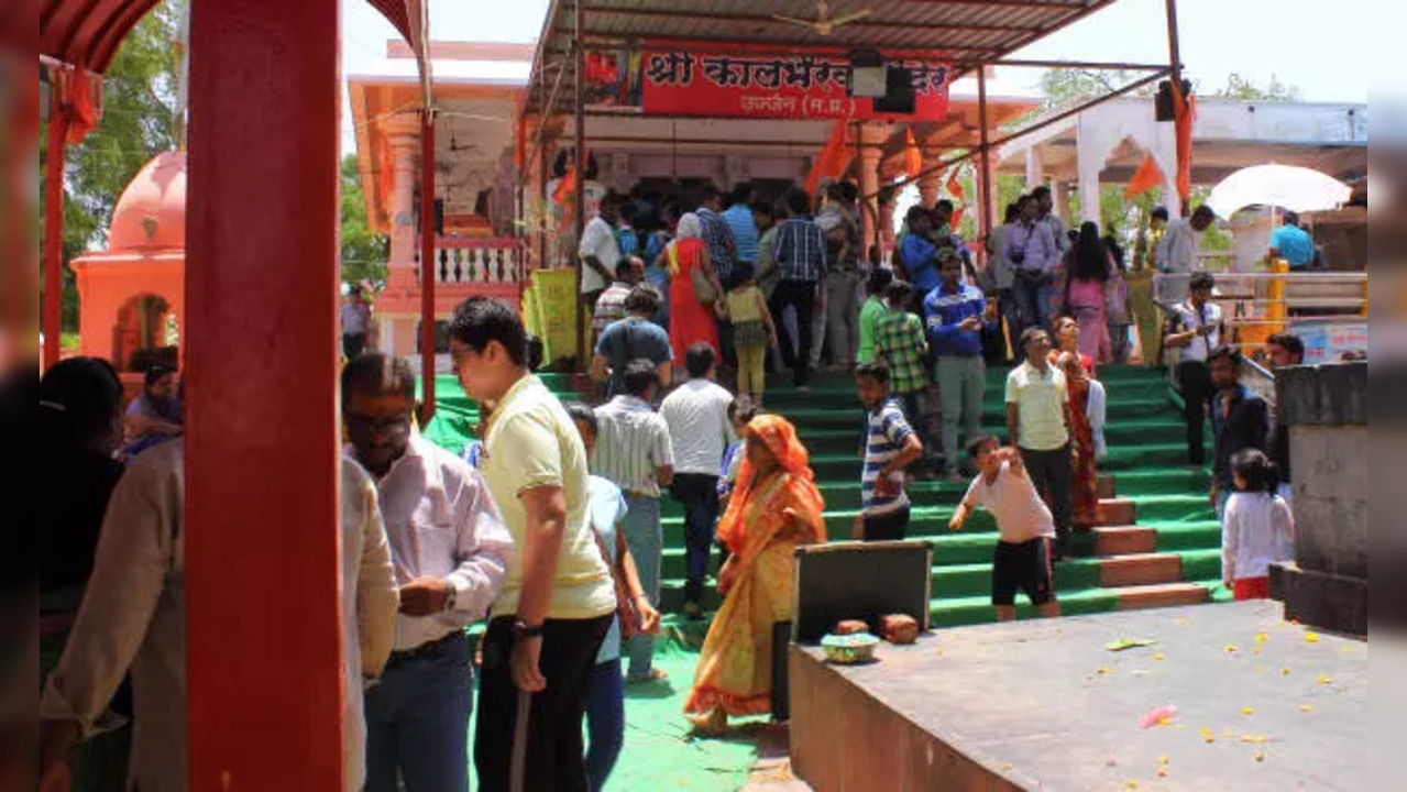 Kaal Bhairav temple, Ujjain where liquor is offered as prasad