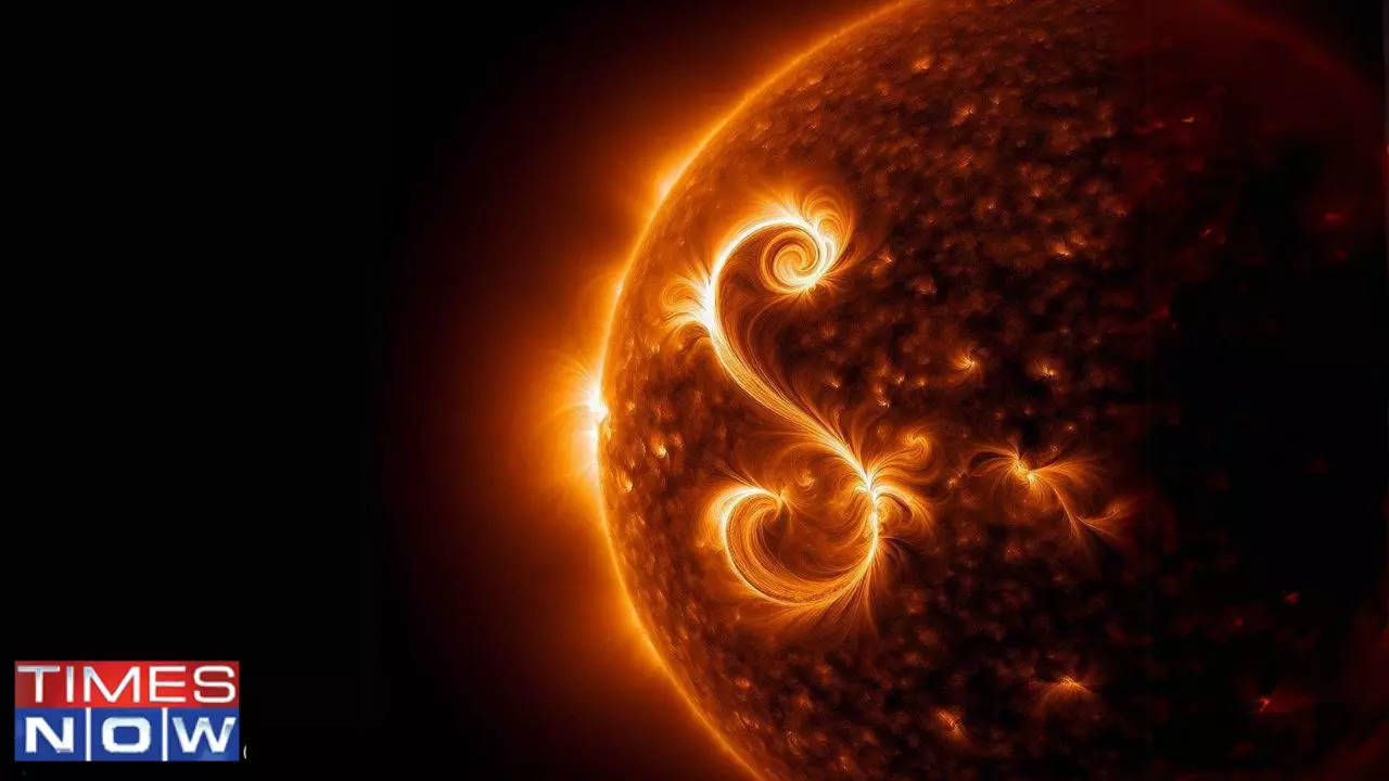 NASA Detects S-Shaped Magnetic Filament On Sun; Spews Debris 1 lakh KM-wide Debris - Times Now