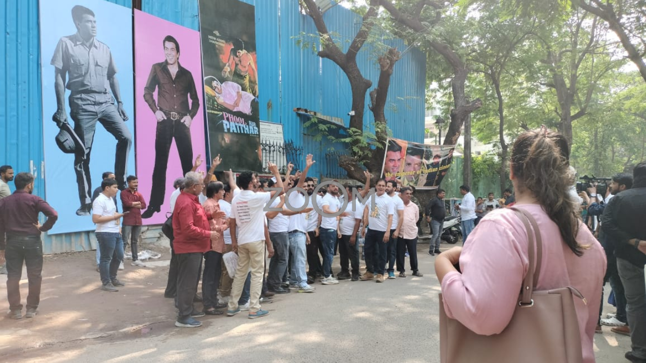 Exclusive! Dharmendra Birthday: Fans Gather Outside Actor's House To Celebrate. Pics