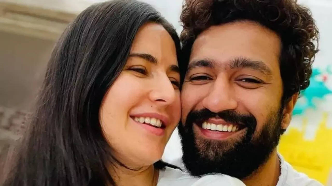 Vicky Kaushal Admiring Wife Katrina Kaif As 'In-Flight, In-Life Entertainment' Is Too Cute For Words