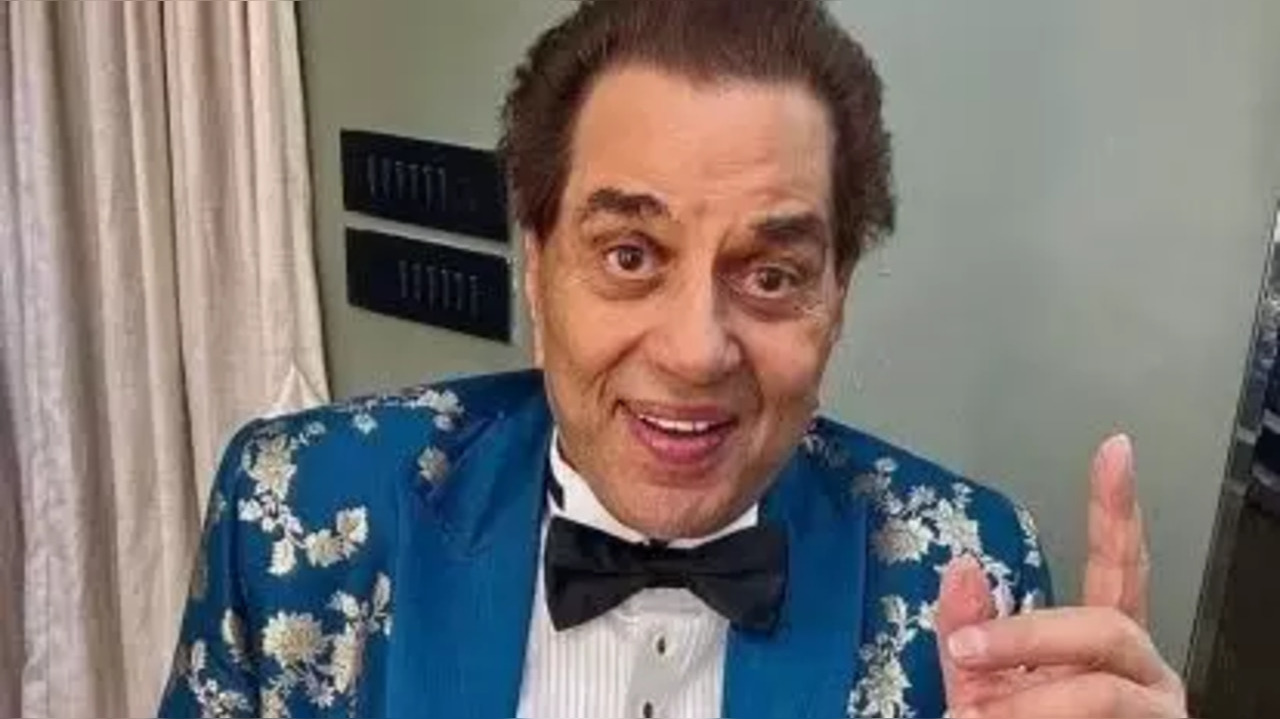 Dharmendra Blows Flying Kisses To Fans As He Thanks Them For Wishes, Gifts On 88th Birthday