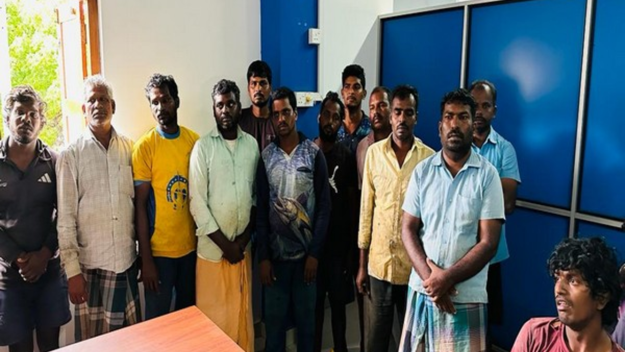 Sri Lankan Navy Detains 25 Indian Fishermen For Alleged 'Illegal Poaching'