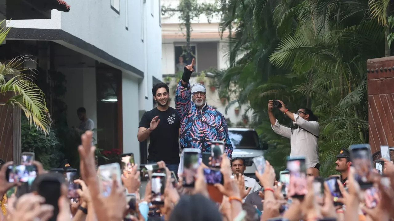 Agastya Nanda with Amitabh Bachchan