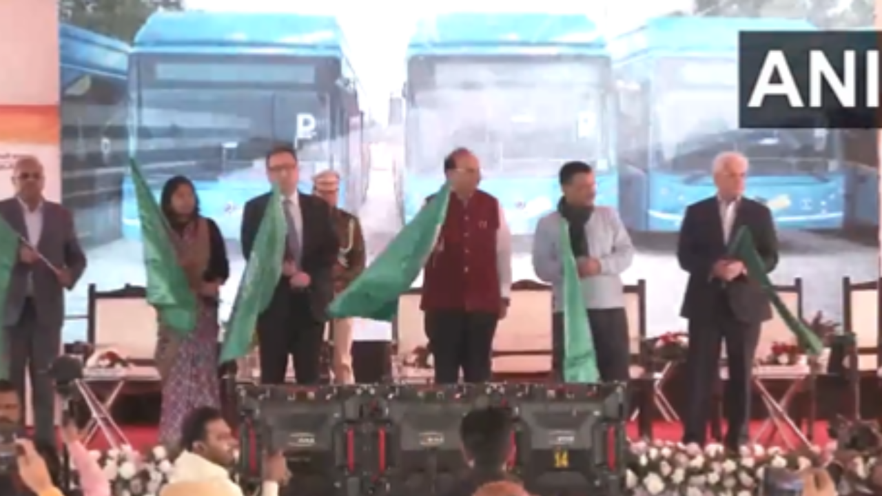 Delhi LG VK Saxena and CM Arvind Kejriwal flag off 500 new electric buses