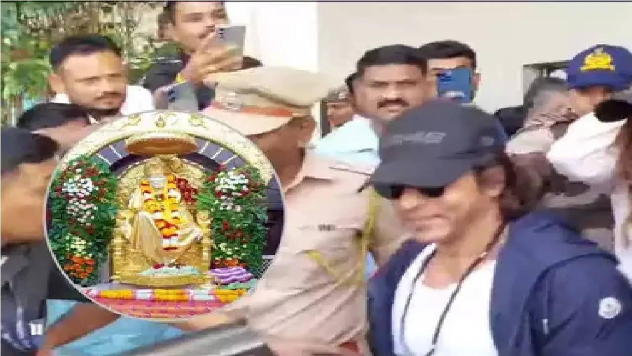 Shahrukh Khan In Shirdi