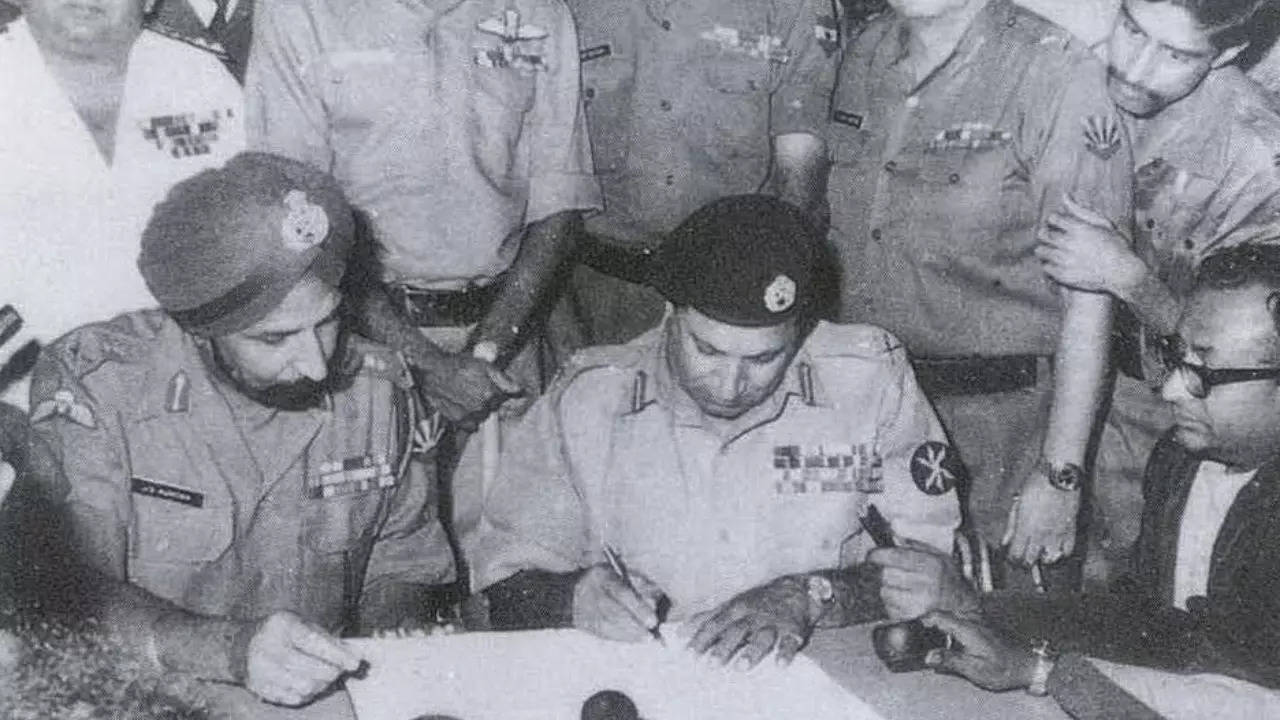 On December 16, 1971, Pakistani troops surrendered to the Indian Army and agreed to the formation of Bangladesh. | Image: Public domain