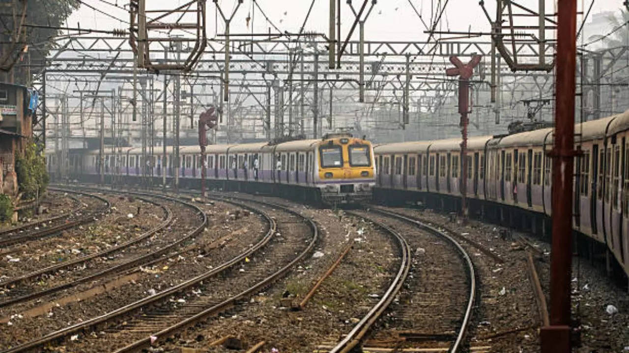 Mumbai local train news