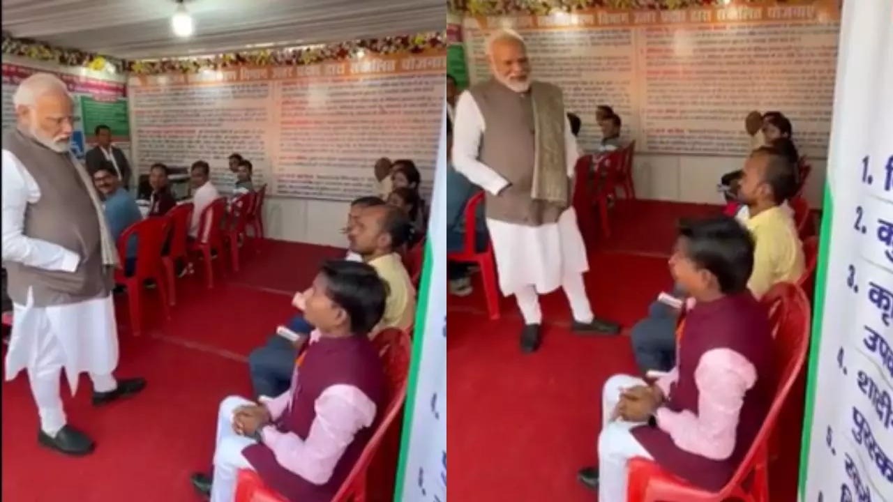 ​PM Modi interacts with a young civil services aspirant during the Viksit Bharat Sankalp Yatra