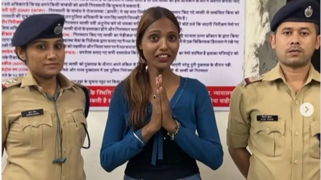 ​Watch Instagram influencer Seema Kanojiya tender public apology for making reels at a railway station in Mumbai