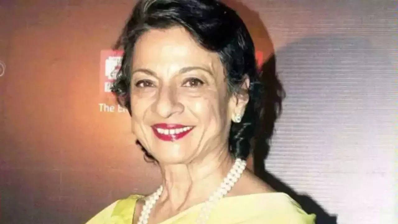 Actress Tanuja hospitalised in Mumbai