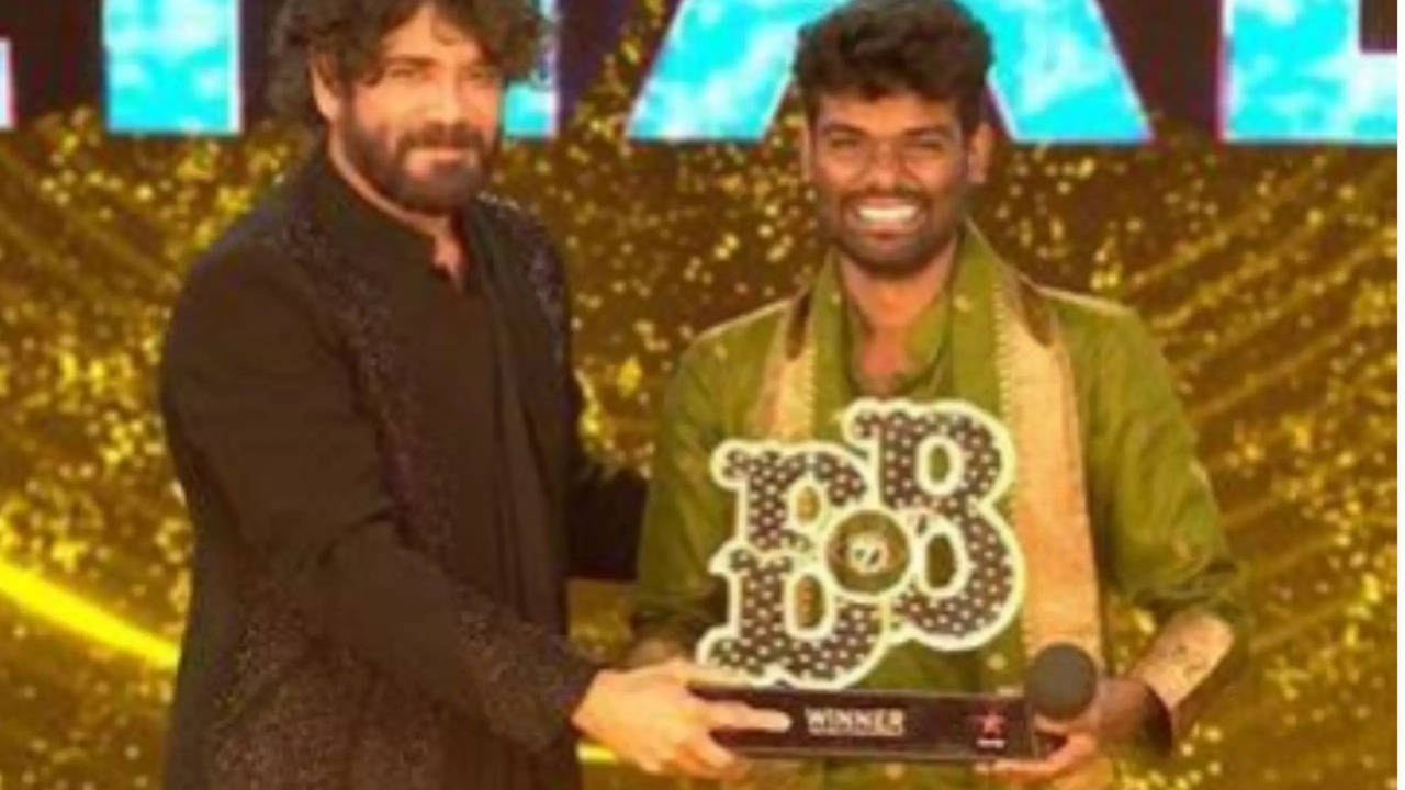 Bigg Boss 7 Telugu Winner Pallavi Prashanth Emerges As The Winner Wins Cash Prize Worth Rs 35