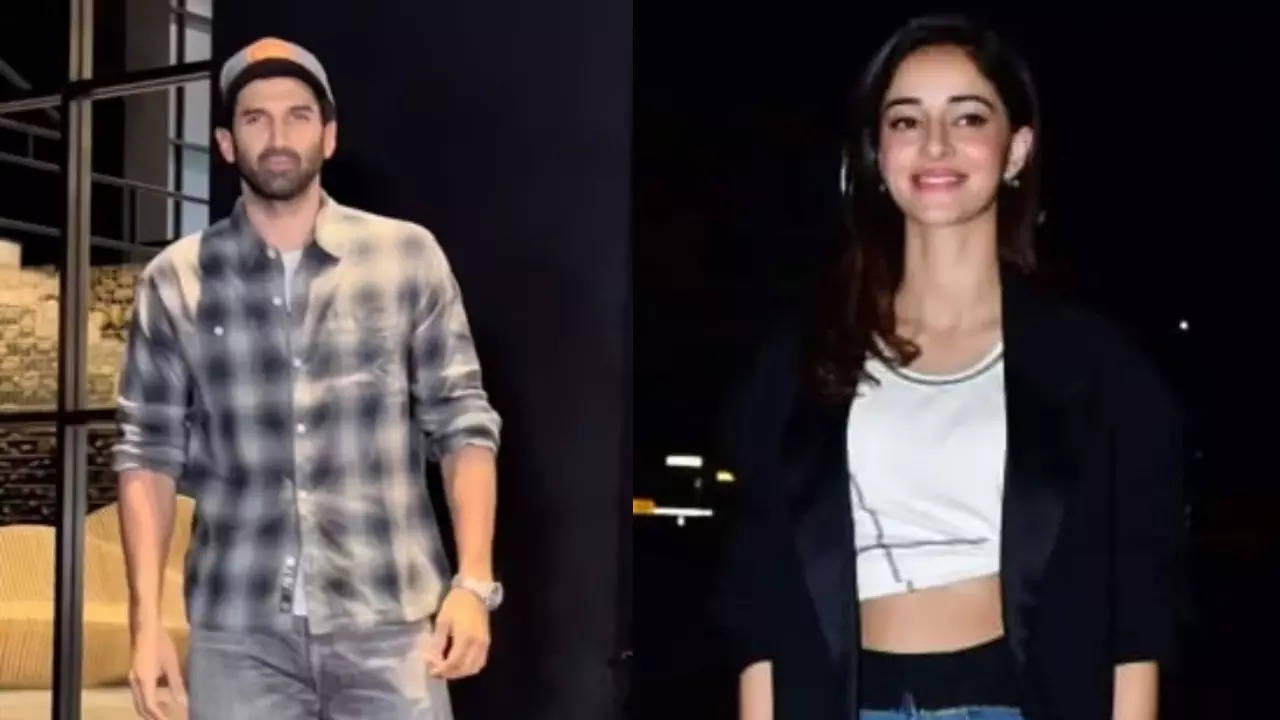 Aditya Roy Kapur, Ananya Panday Can’t Stop Smiling As They Head Out For ...
