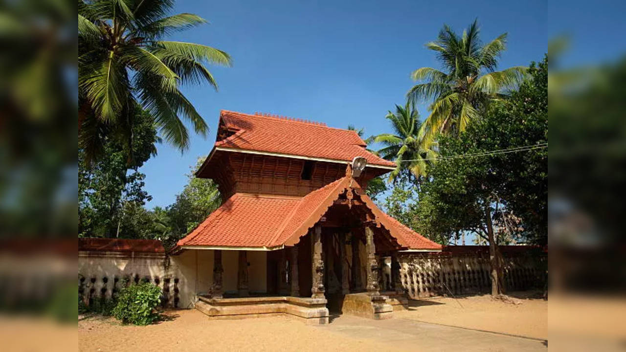 Kodungallur Bhagavathy Temple, where devotees abuse the deity during worship