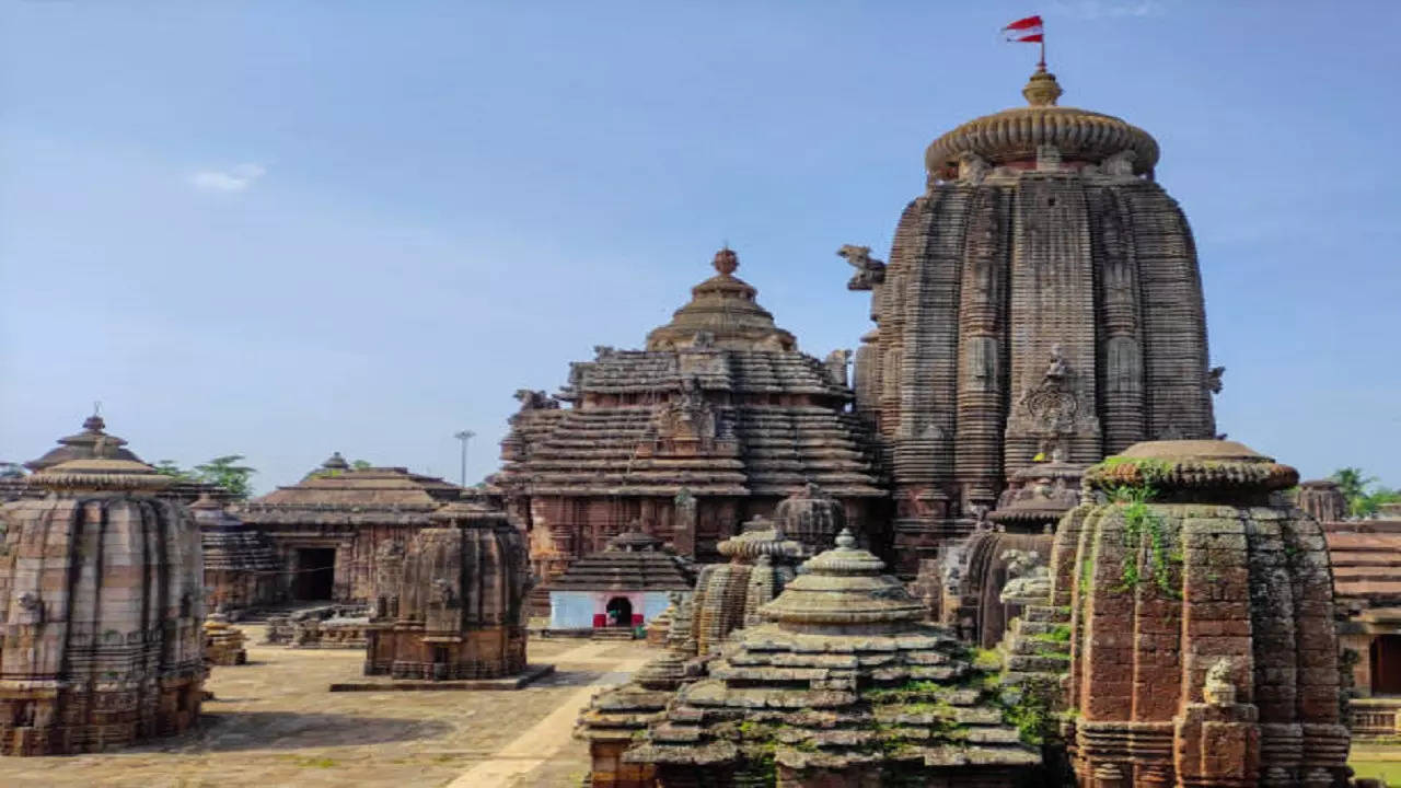 Interesting and Unknown Facts About the Lingaraja Temple, Bhubaneshwar ...