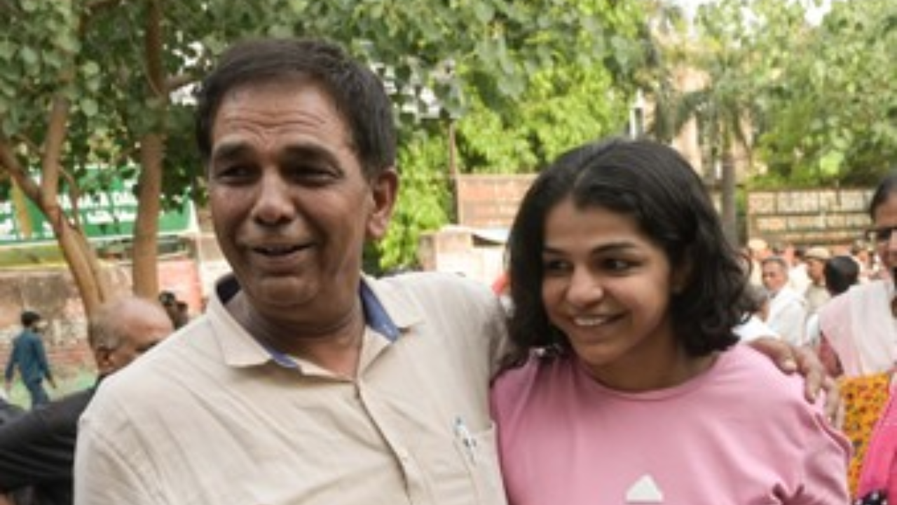 sakshi malik father