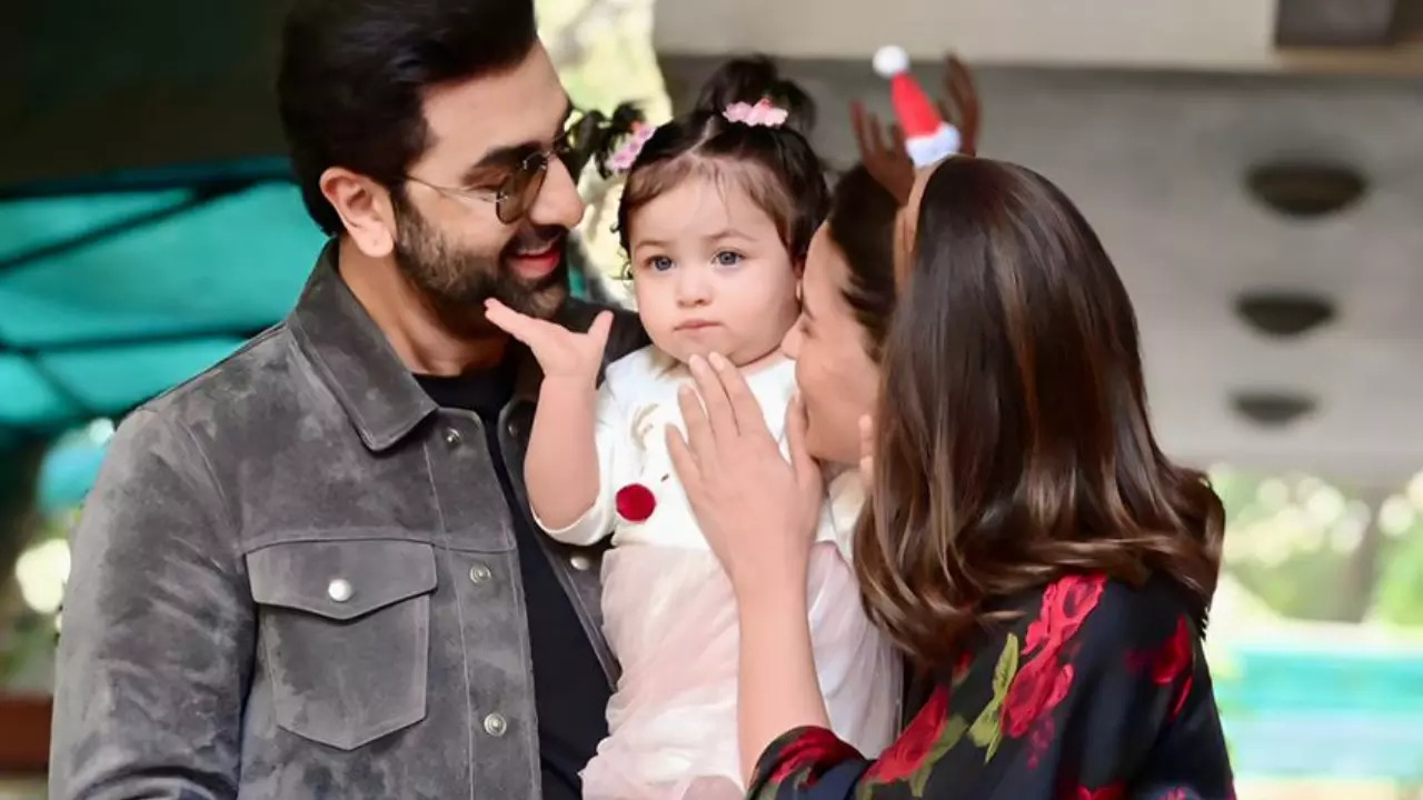 Ranbir And Alia FINALLY Reveal Raha's Face On Christmas 2023