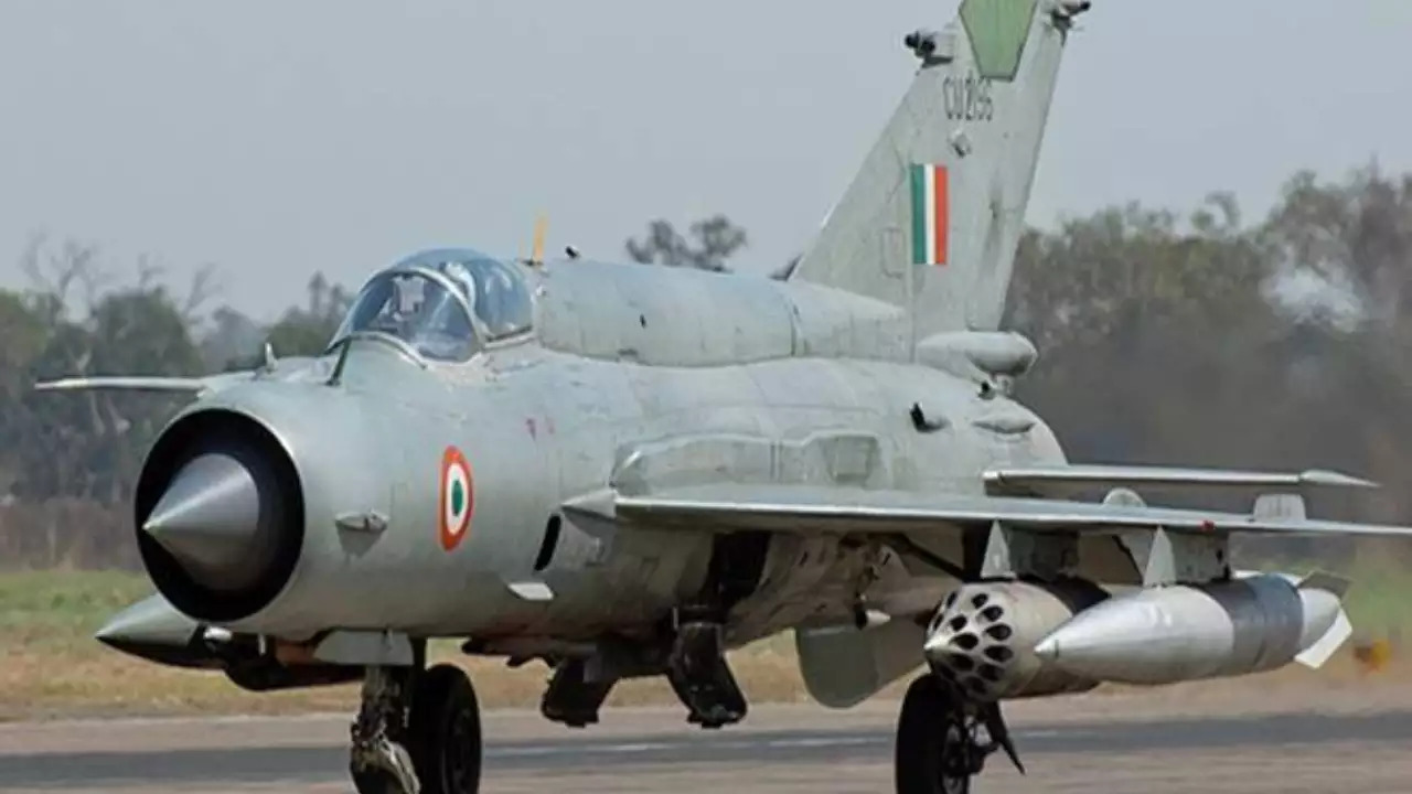 MiG-21 Fighter Jet Suffers Tyre Burst At Goa Airport