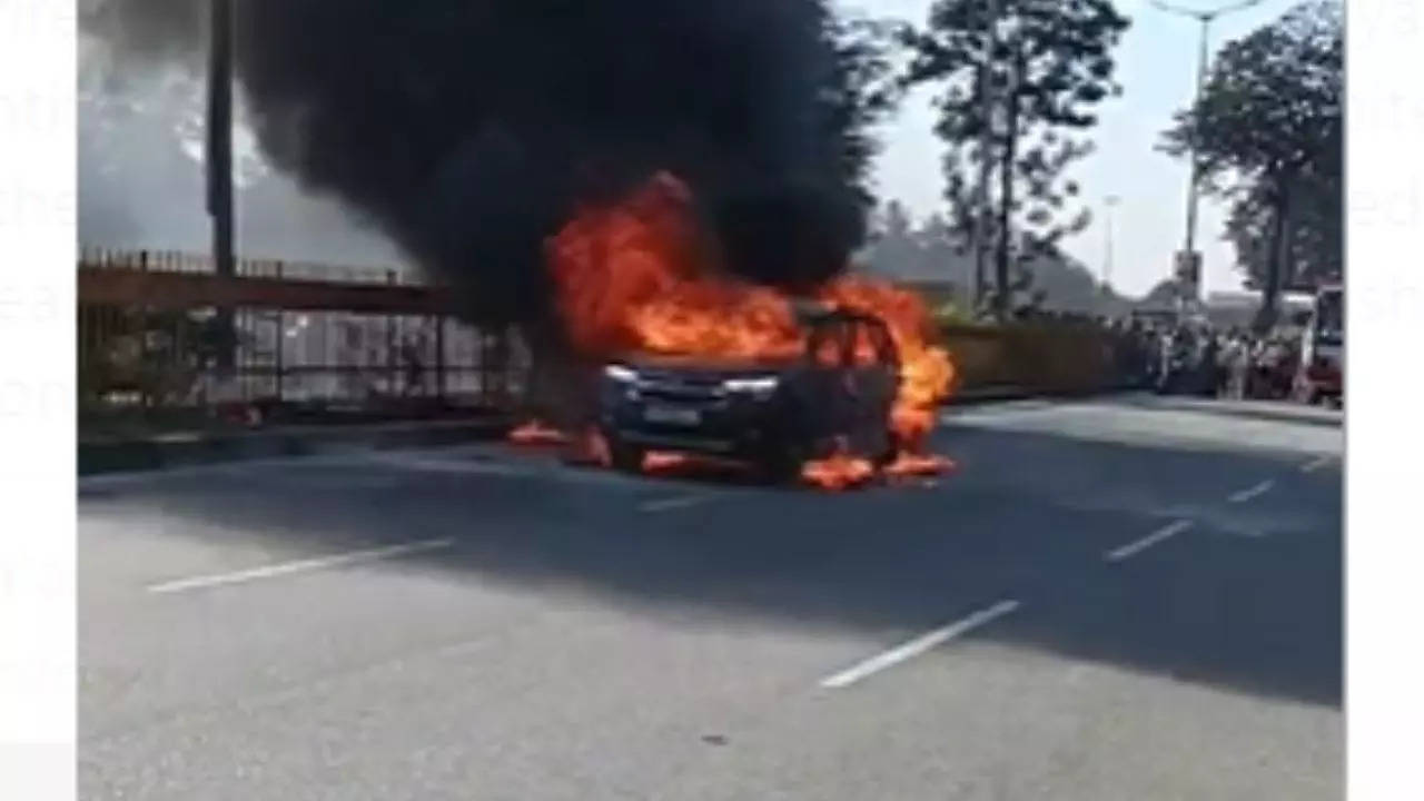 moving car fire