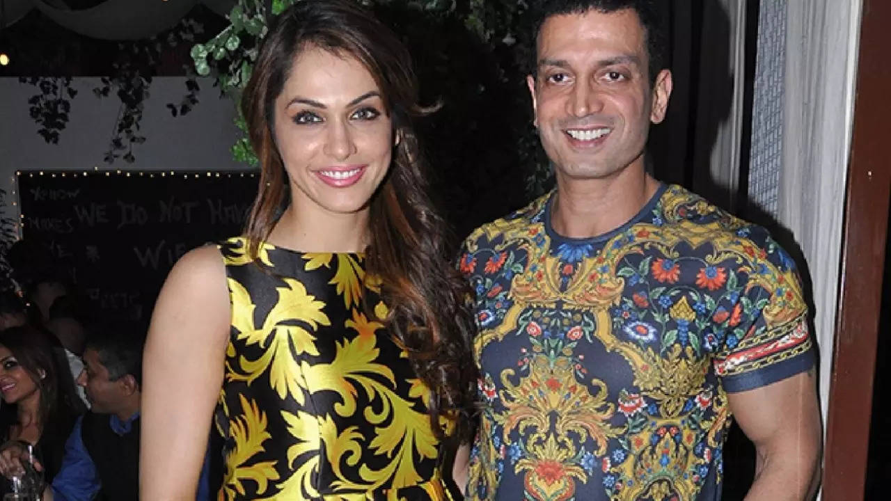 Isha Koppikar Divorce