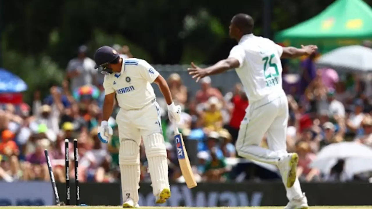 Kagiso Rabada dismisses Rohit Sharma