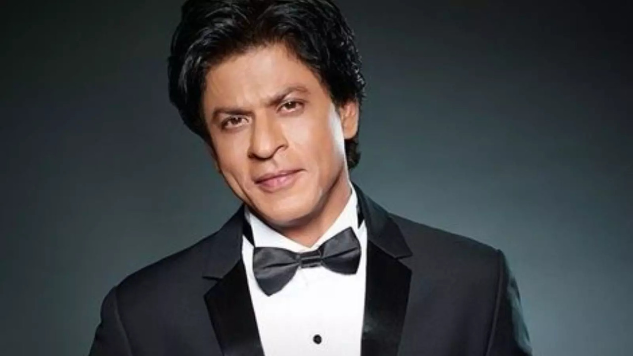 Shah Rukh Khan Becomes '1st Actor In Indian Movie Industry To Deliver  Rs 2,500 Cr Gross Revenue In A Year'