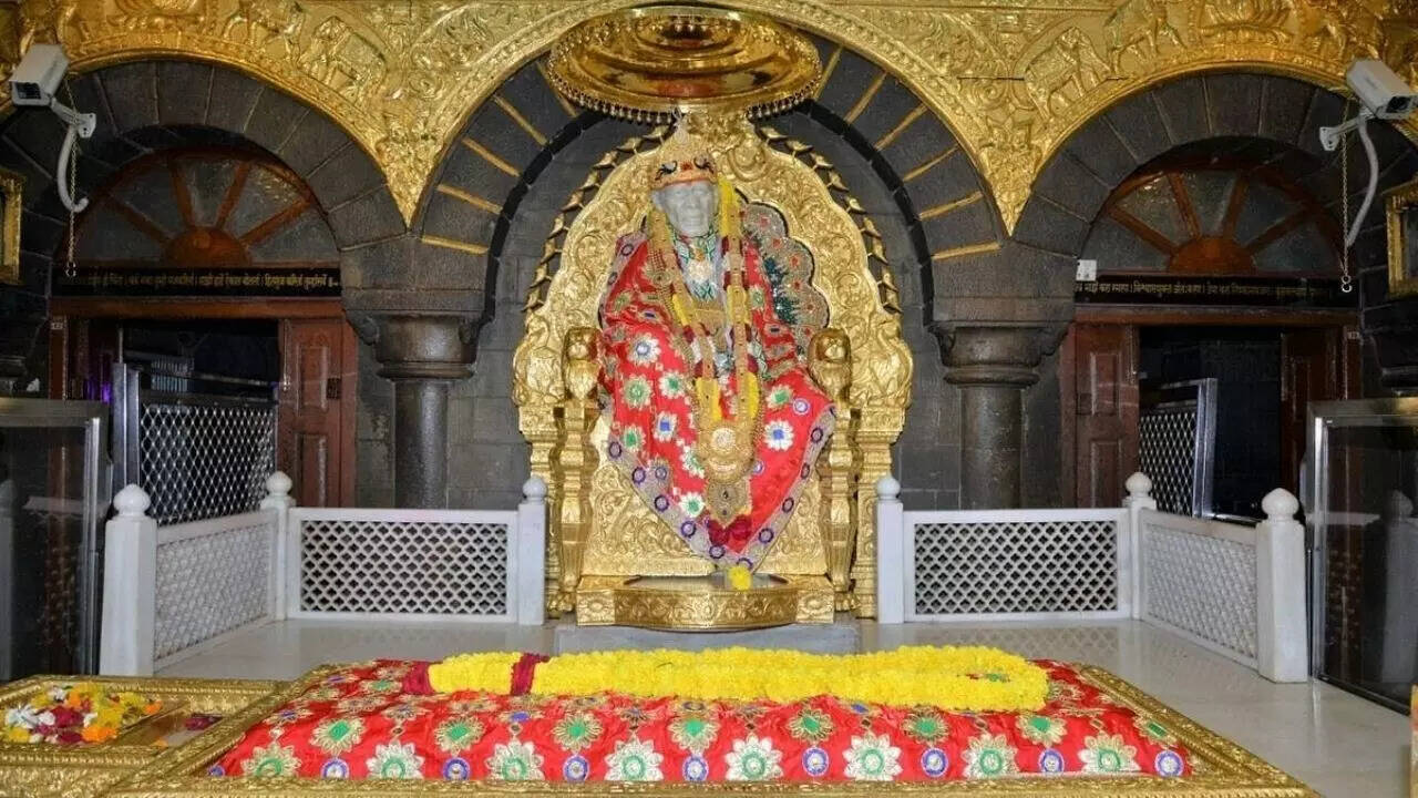 Shirdi Sai Baba Mandir will be open all night today for Darshan