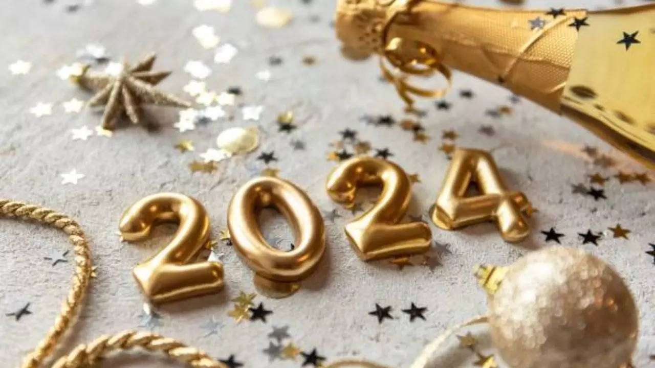 Happy New Year 2024 Wishes To Share With Your Family And Friends(Image Credit - iStock)