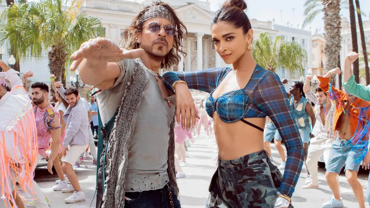 15 Bollywood Songs To Add To Your New Year's Party Playlist