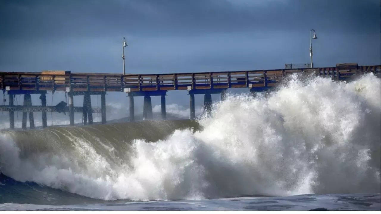 High tide wave