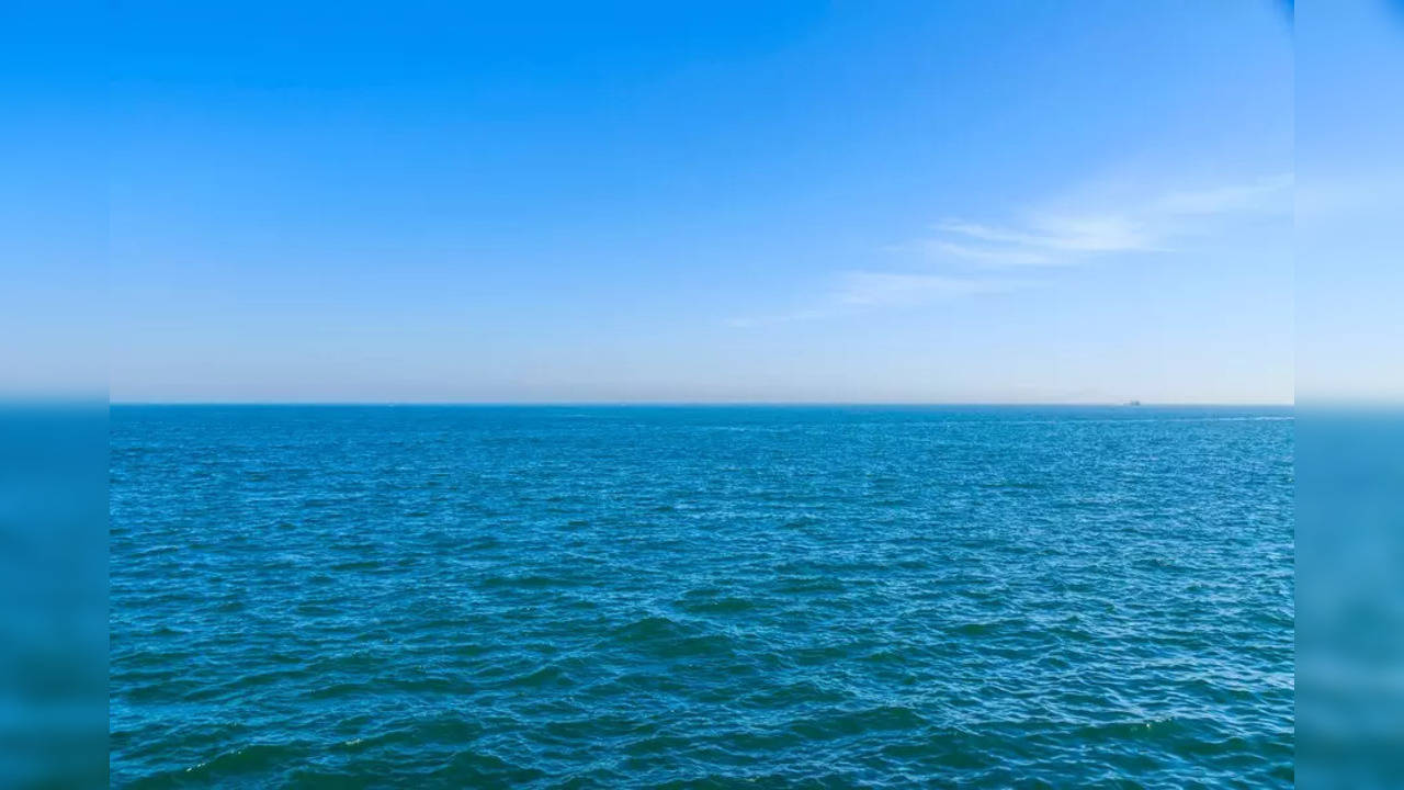 Why is the Ocean Blue? - American Oceans