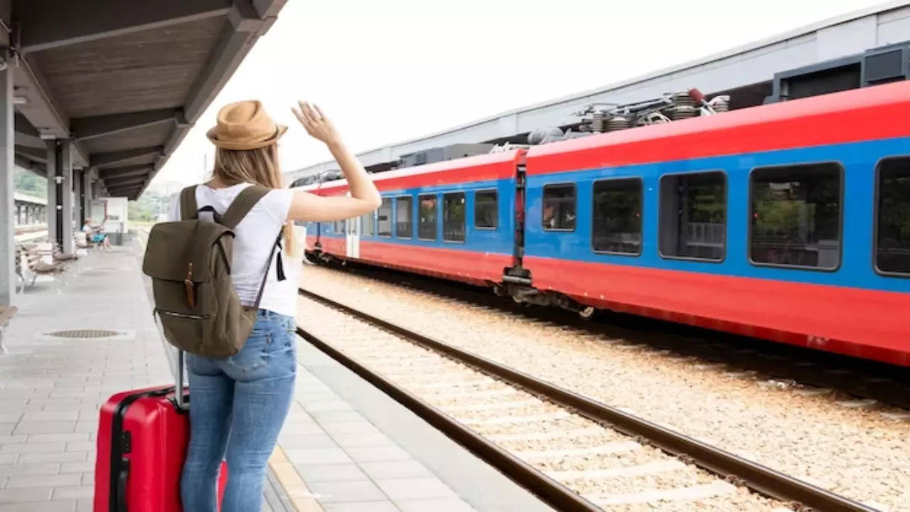 How to Set Destination Alert to Get Wake Up Call During Train Journey