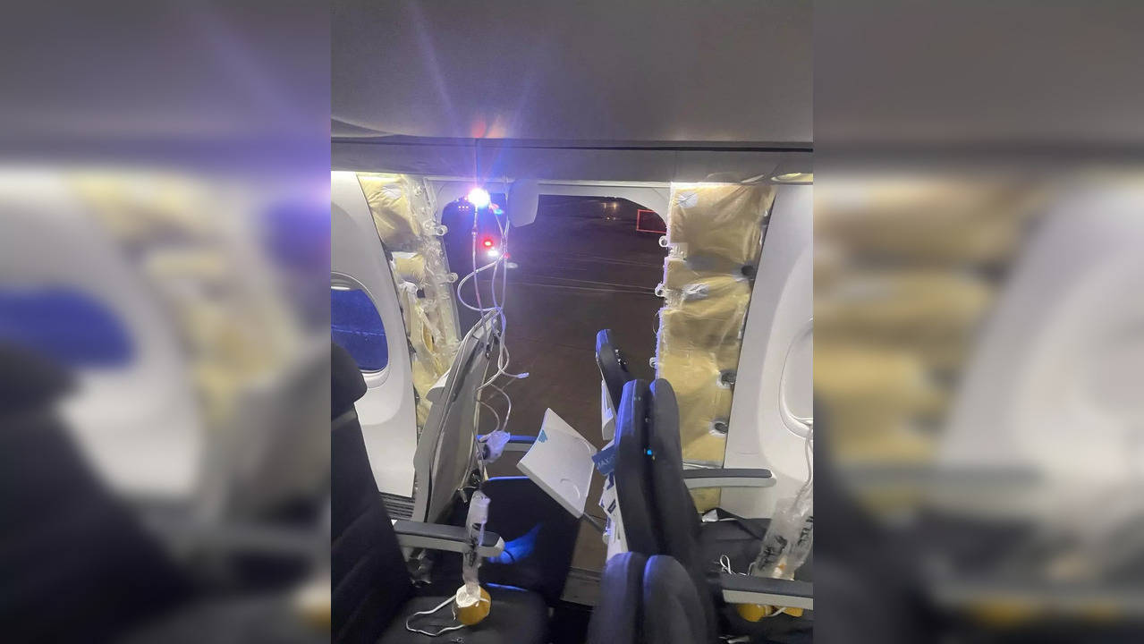 Boeing Plane Loses Door Just After Takeoff, Forced To Make Emergency ...