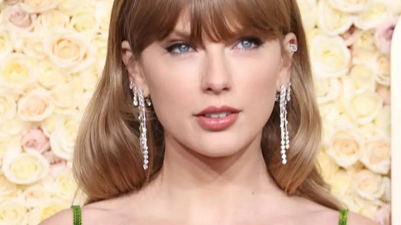 Taylor Swift Golden Globes 2024 'It's Giving Tinkerbell' Taylor Swift Sparks Fan Frenzy With